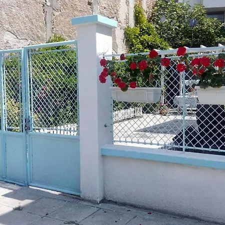 Romance Prázdninový dům